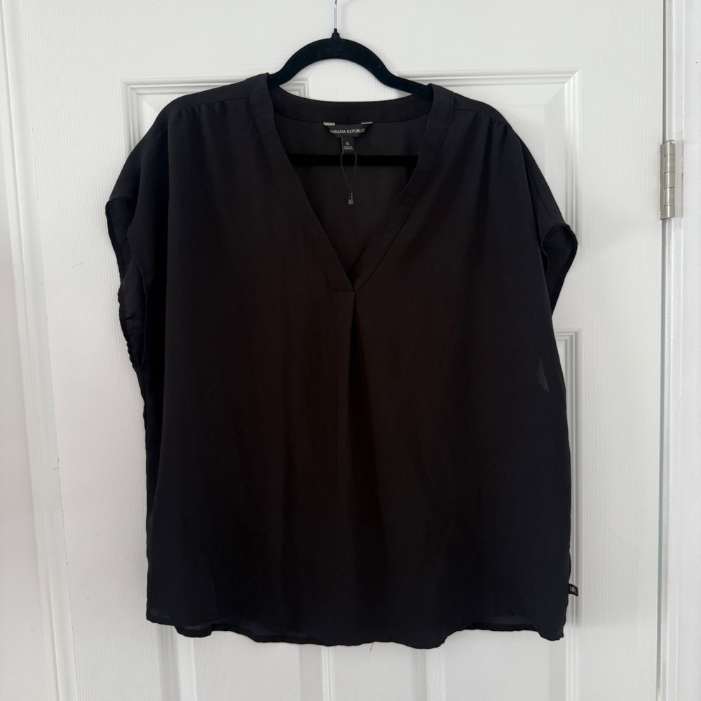 Banana Republic Black V Neck Blouse Top XL‎ Boxy Flowy Career Office Basic Solid